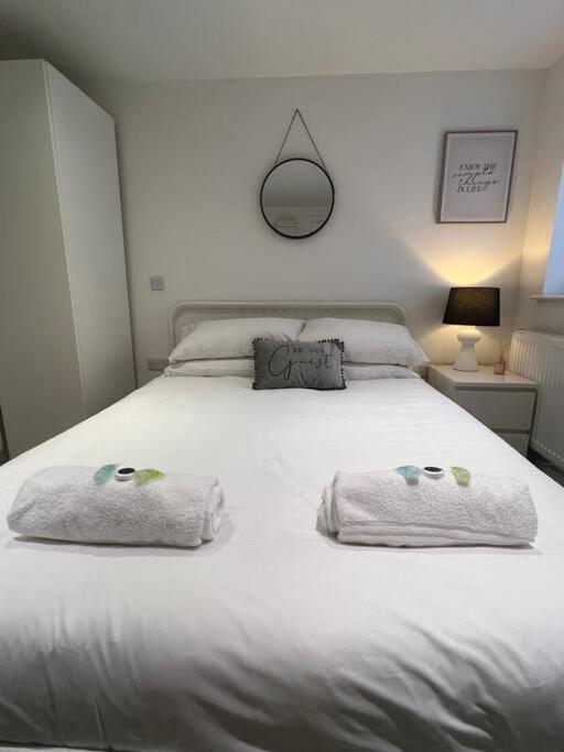 2 Flat, 50m From Airbus Appartamento Bristol